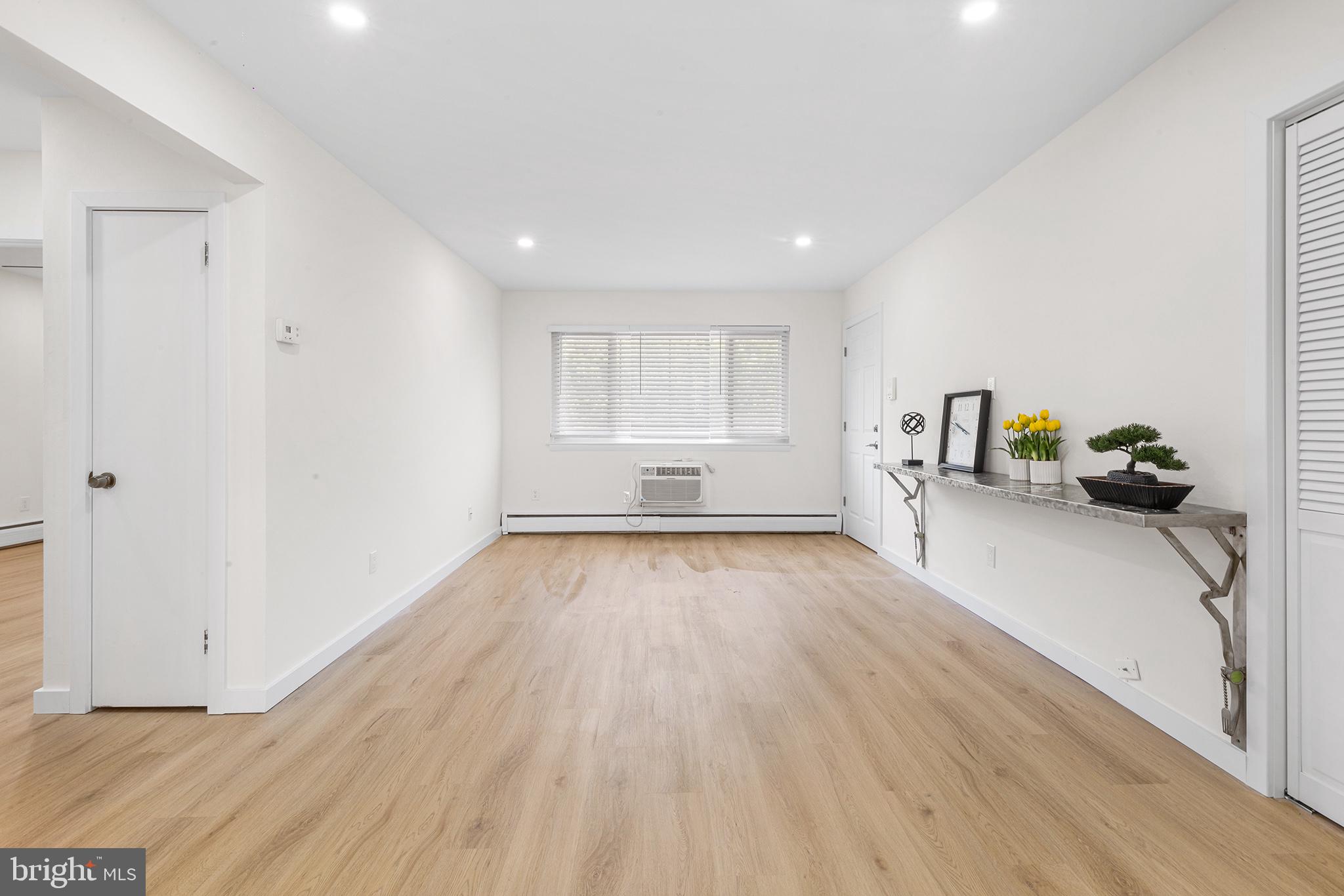 LAWRENCE PARK - Residential
