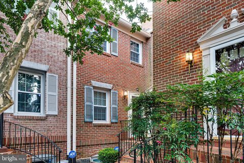 2115 N LINCOLN STREET ARLINGTON VA 22207