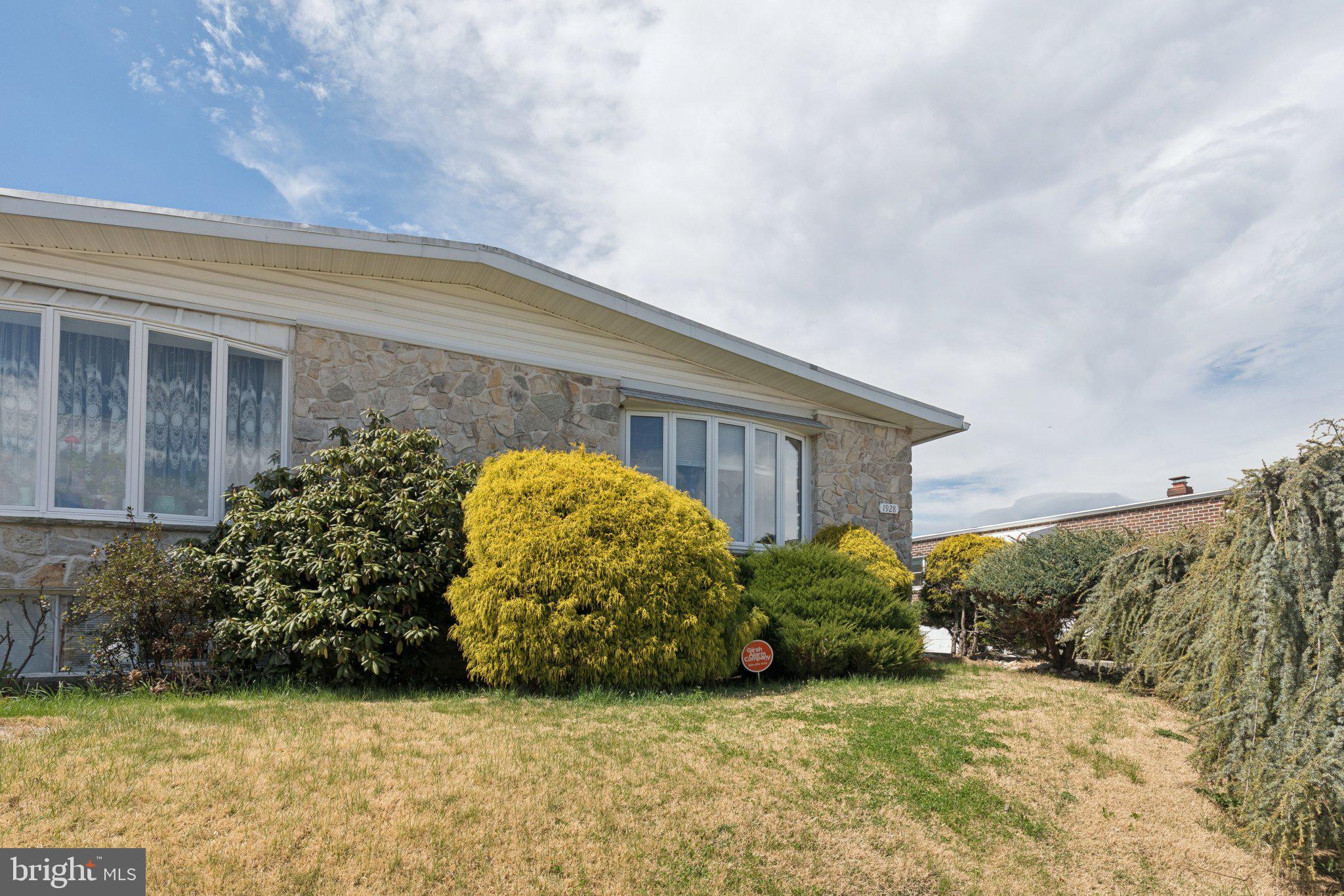 1928 KENTWOOD STREET