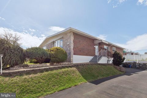 1928 KENTWOOD STREET PHILADELPHIA PA 19116