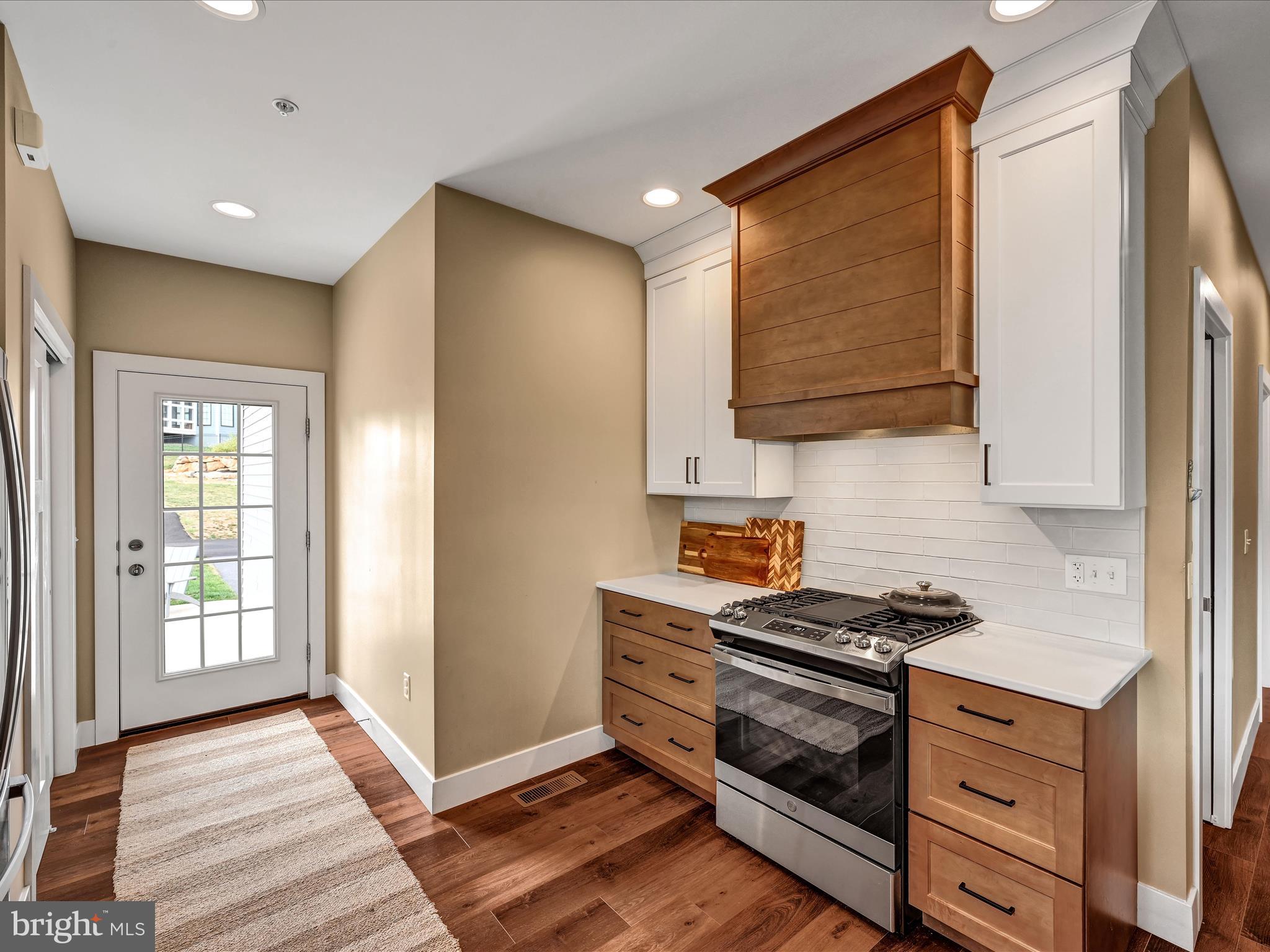 HAYDN MANOR - Residential