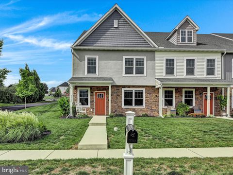 Photo of 2559 Camas Lane, EAST PETERSBURG, PA 17520 (MLS # PALA2057316)