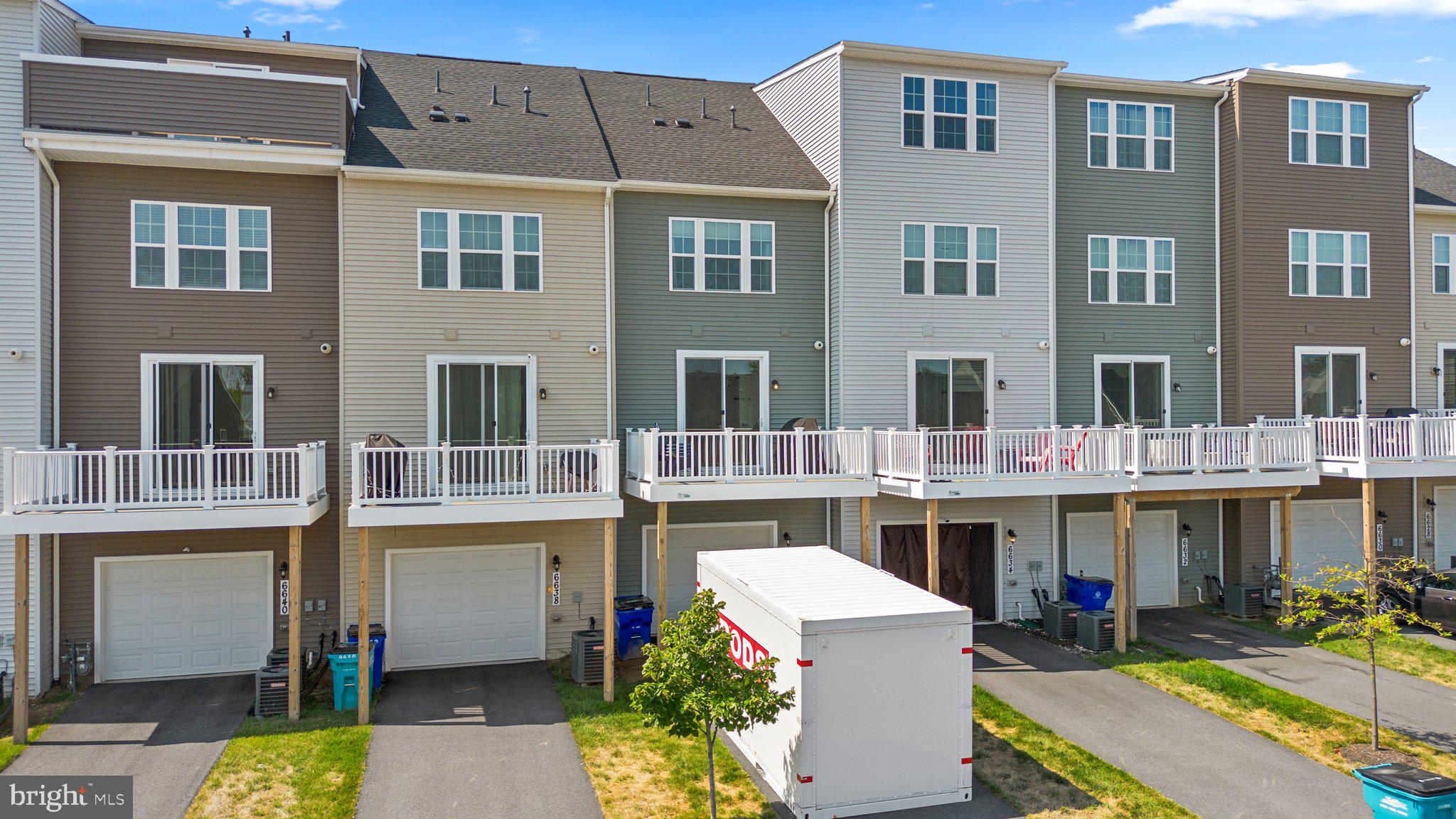 BALLENGER CREEK - Residential