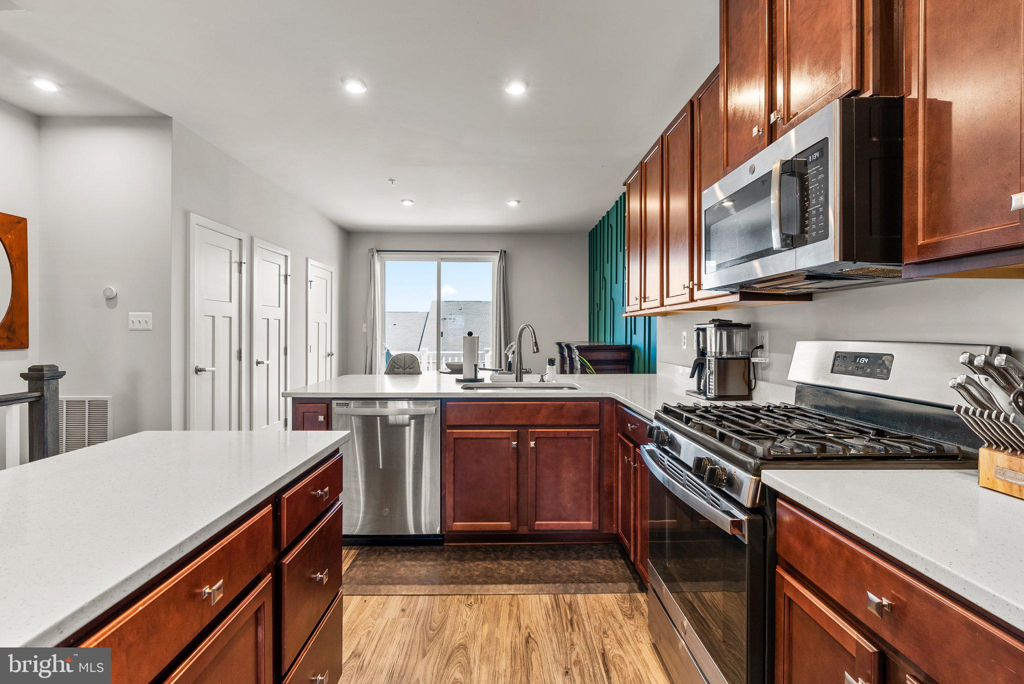 BALLENGER CREEK - Residential