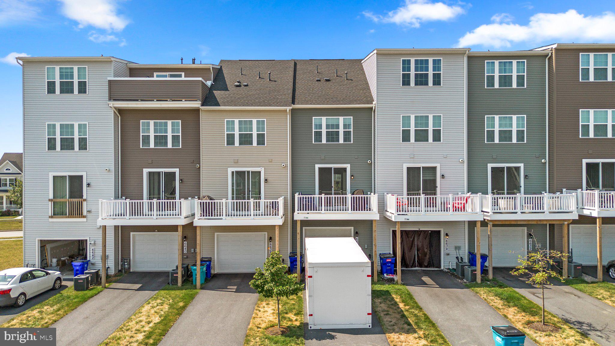 BALLENGER CREEK - Residential