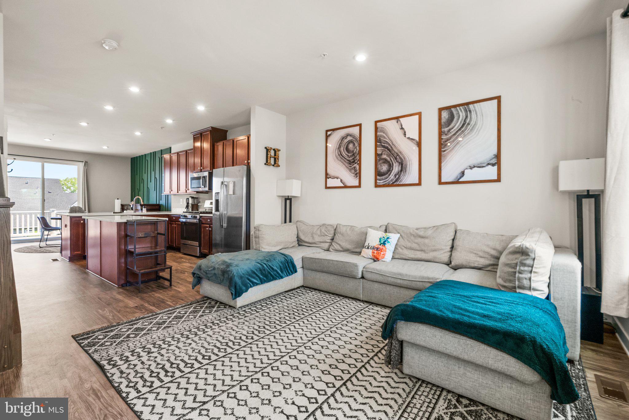 BALLENGER CREEK - Residential