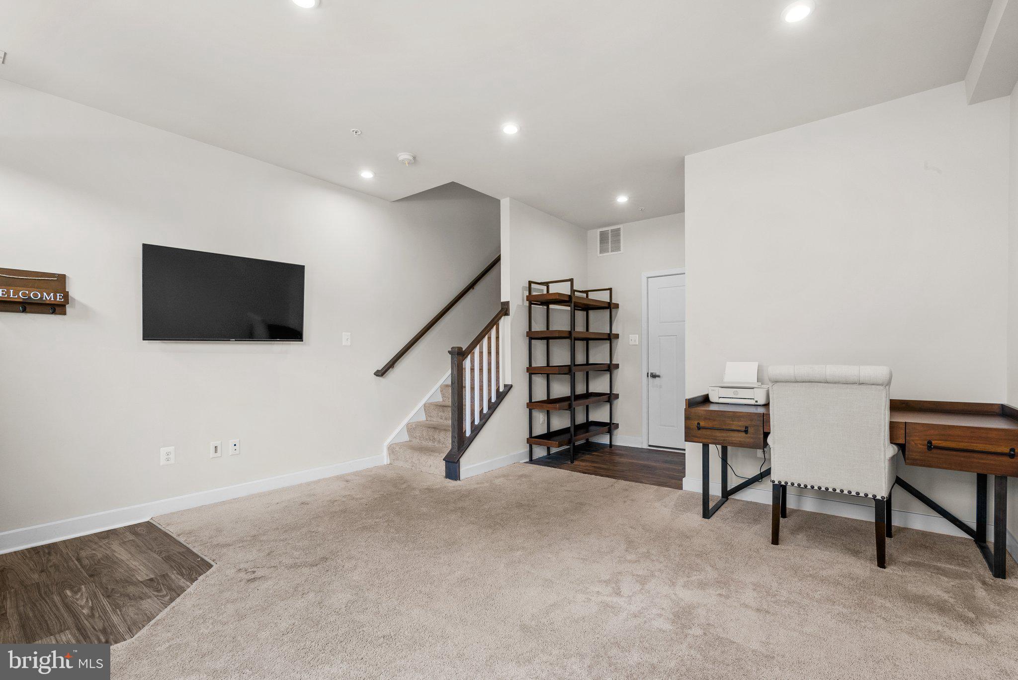 BALLENGER CREEK - Residential