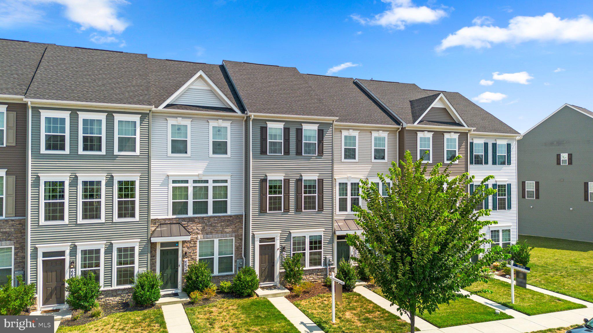 BALLENGER CREEK - Residential