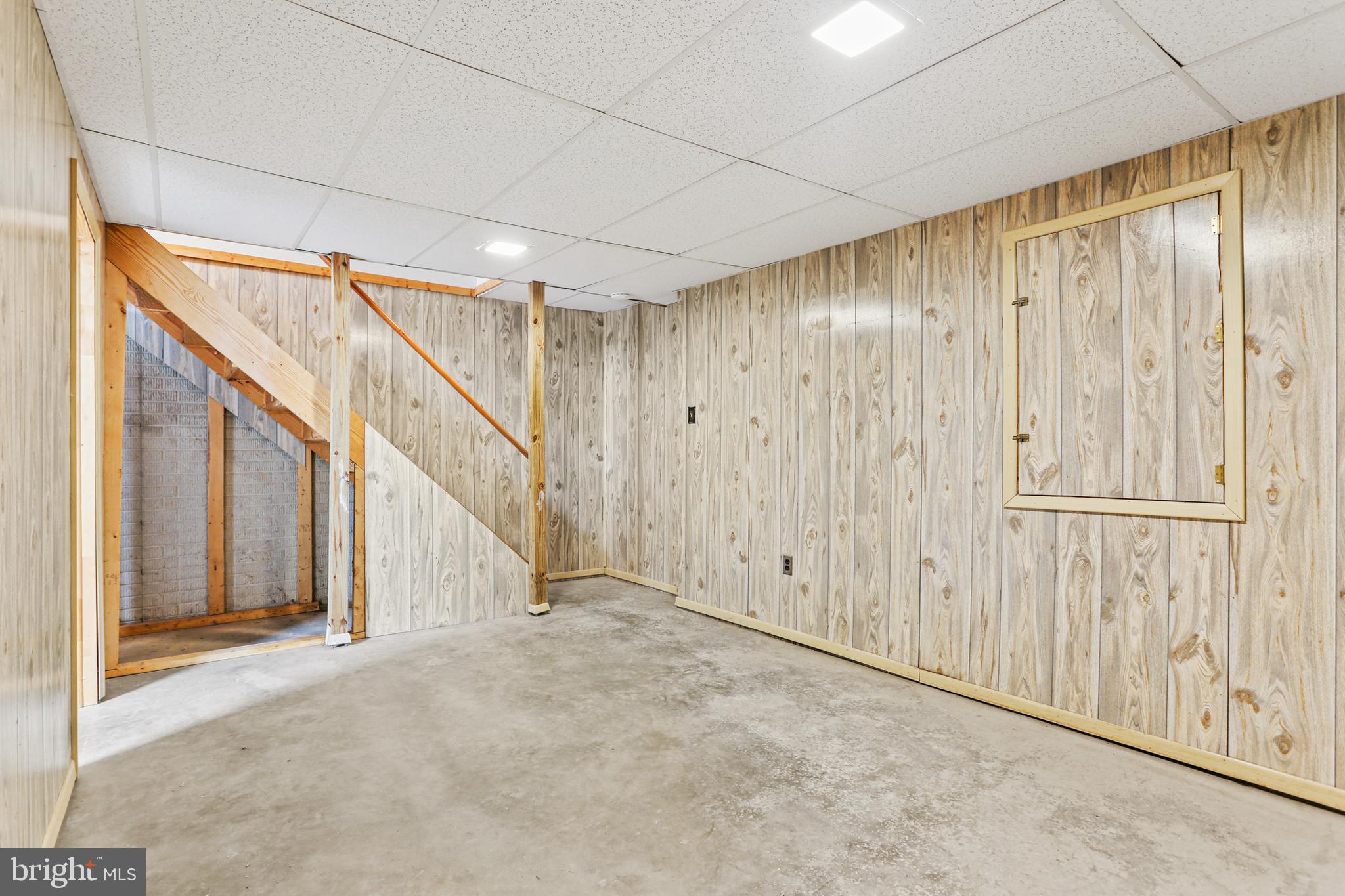 WINDY KNOLL - Residential Lease