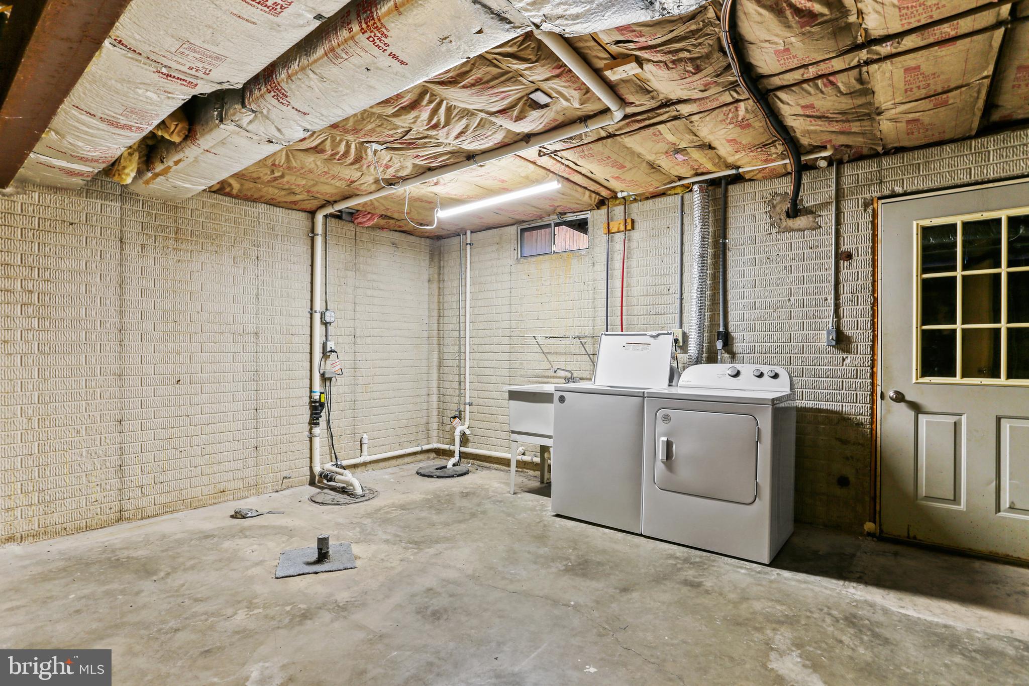 WINDY KNOLL - Residential Lease