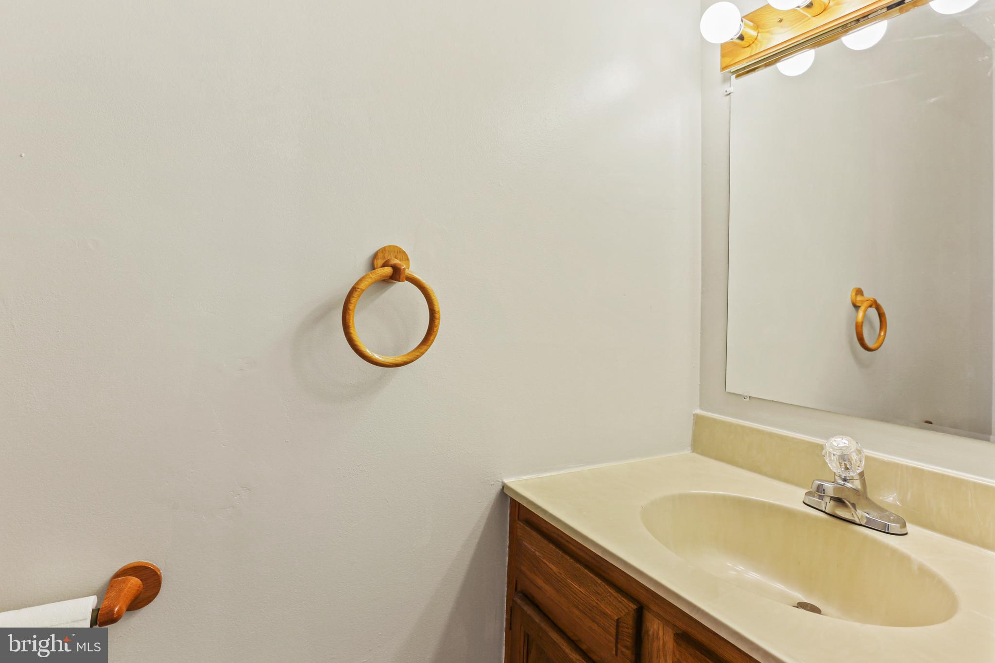 WINDY KNOLL - Residential Lease