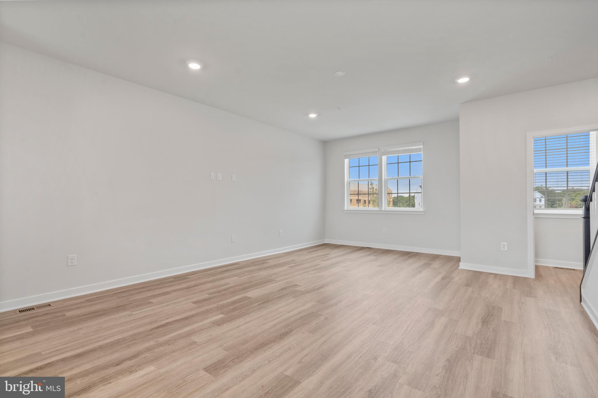 SPRING HILLS - Residential Lease