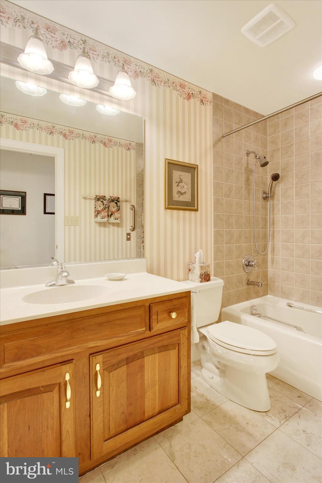 PENN NATIONAL GOLF COURSE COMMUNITY - Residential