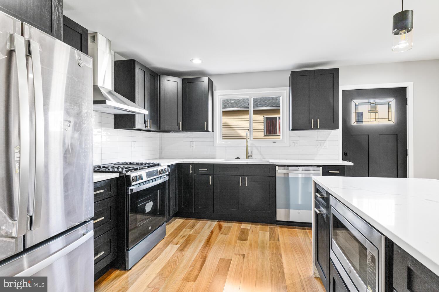 ROSLYN - Residential