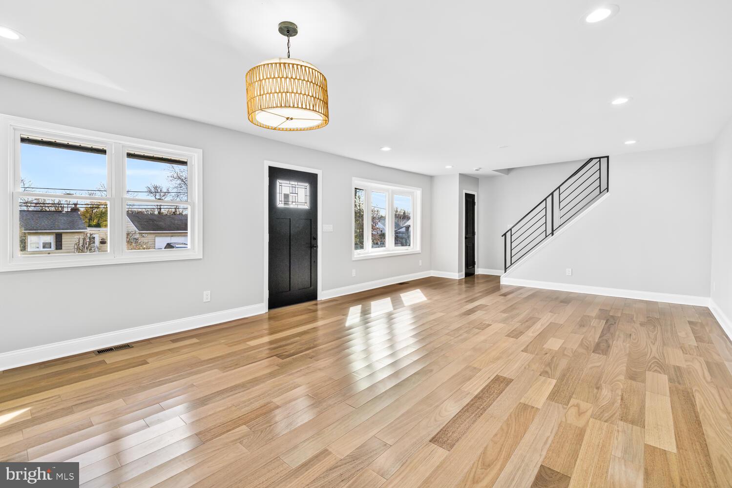 ROSLYN - Residential