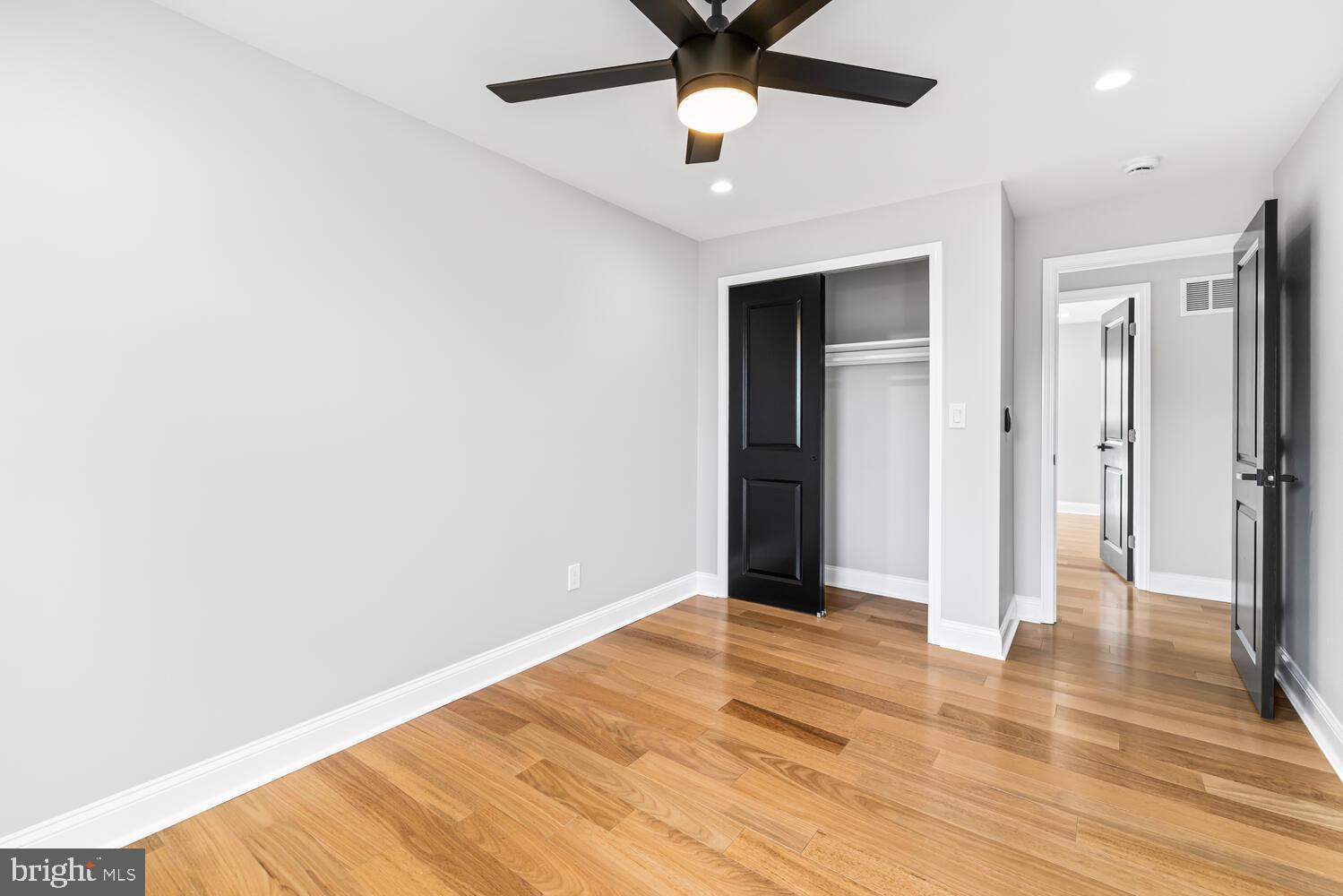 ROSLYN - Residential