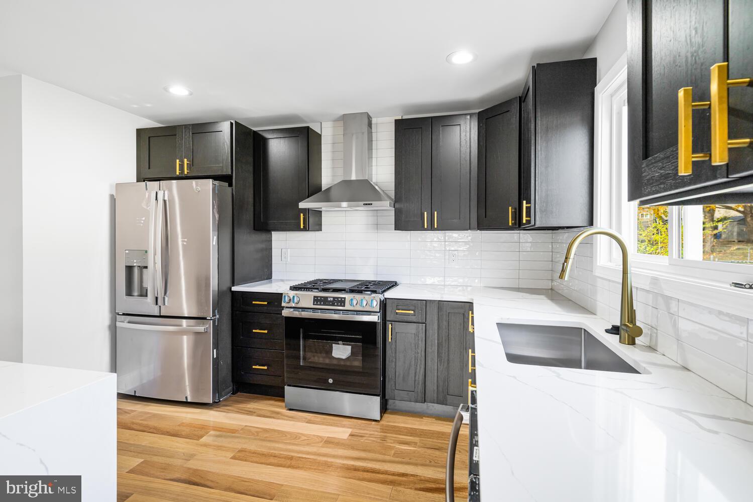 ROSLYN - Residential