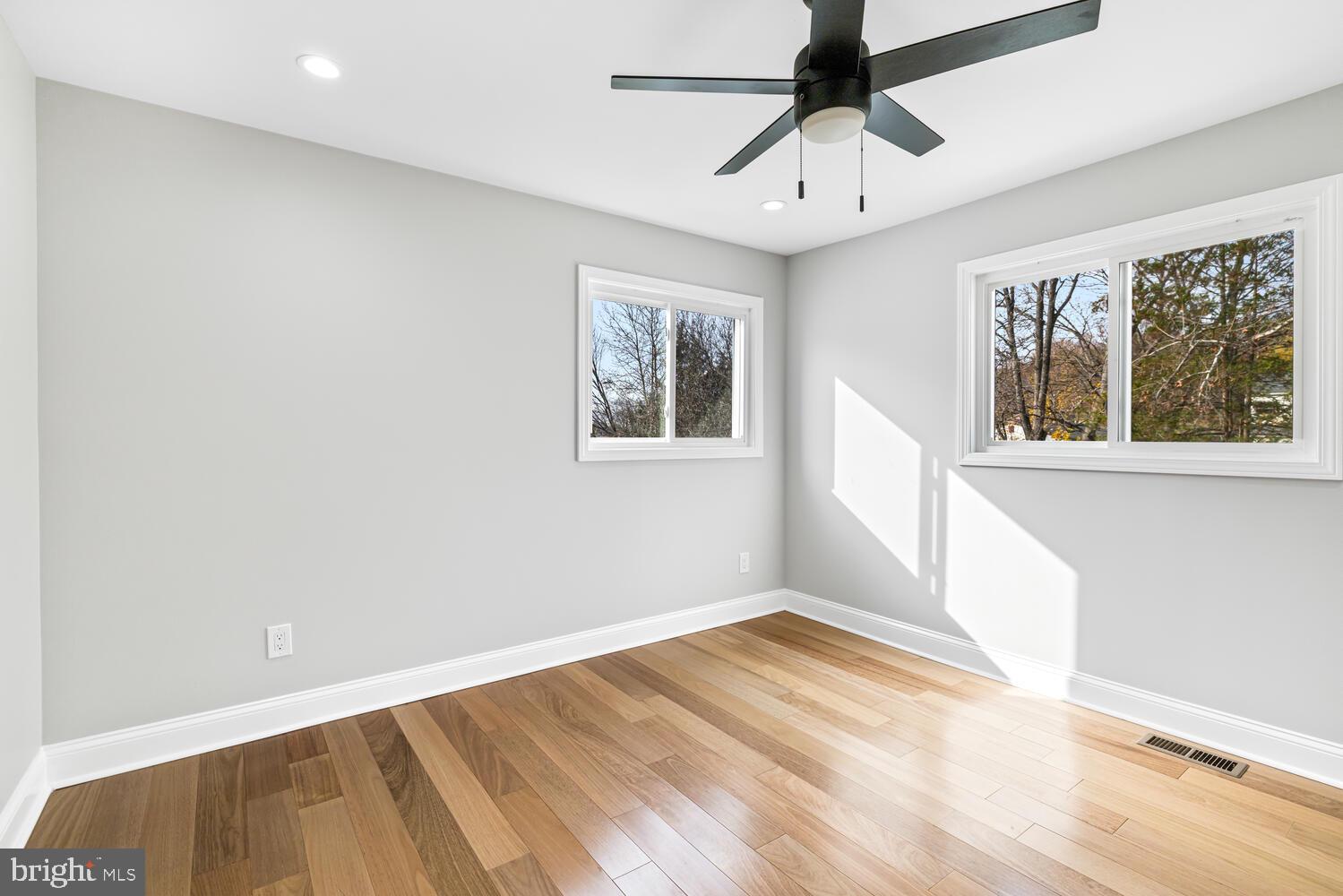 ROSLYN - Residential