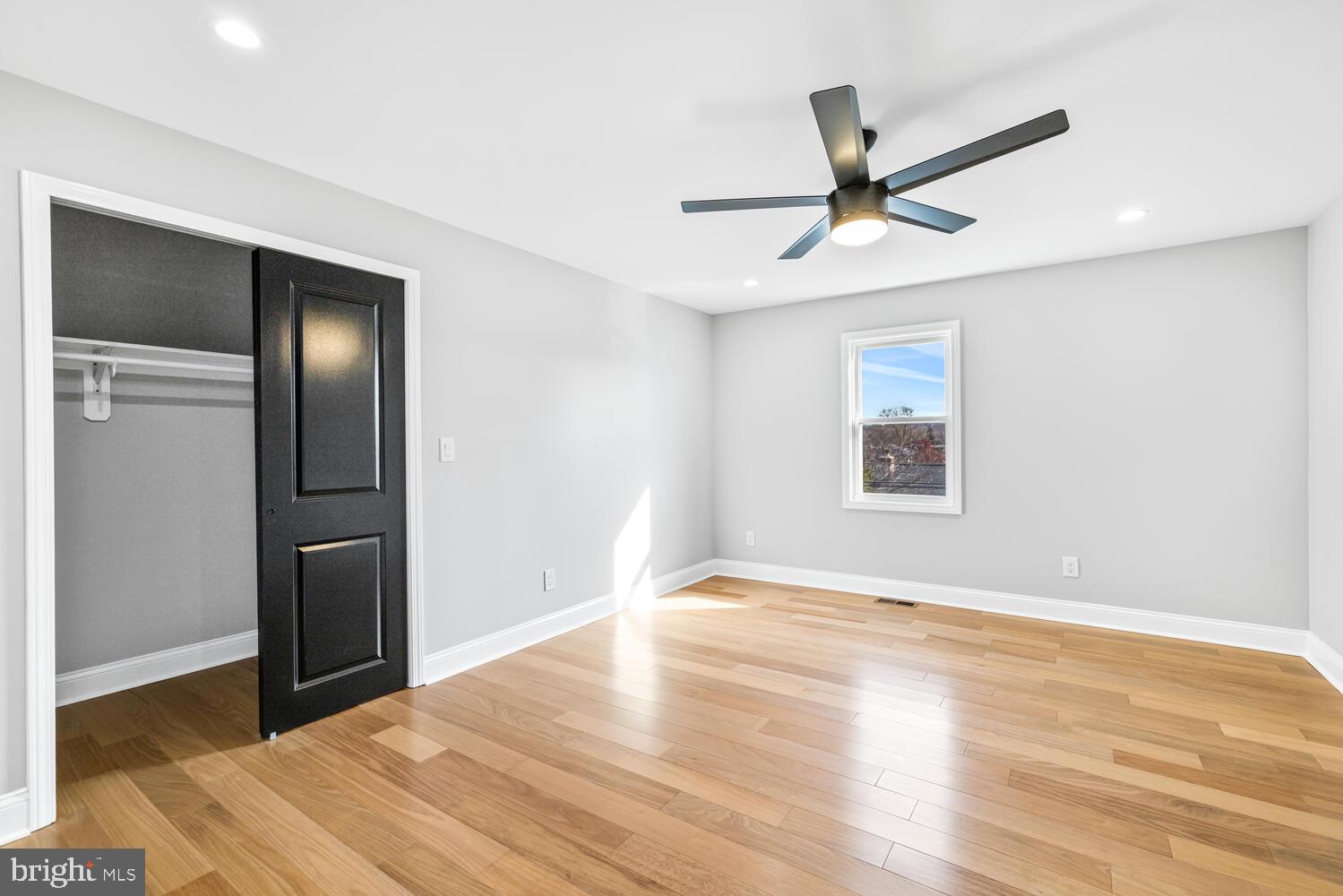 ROSLYN - Residential