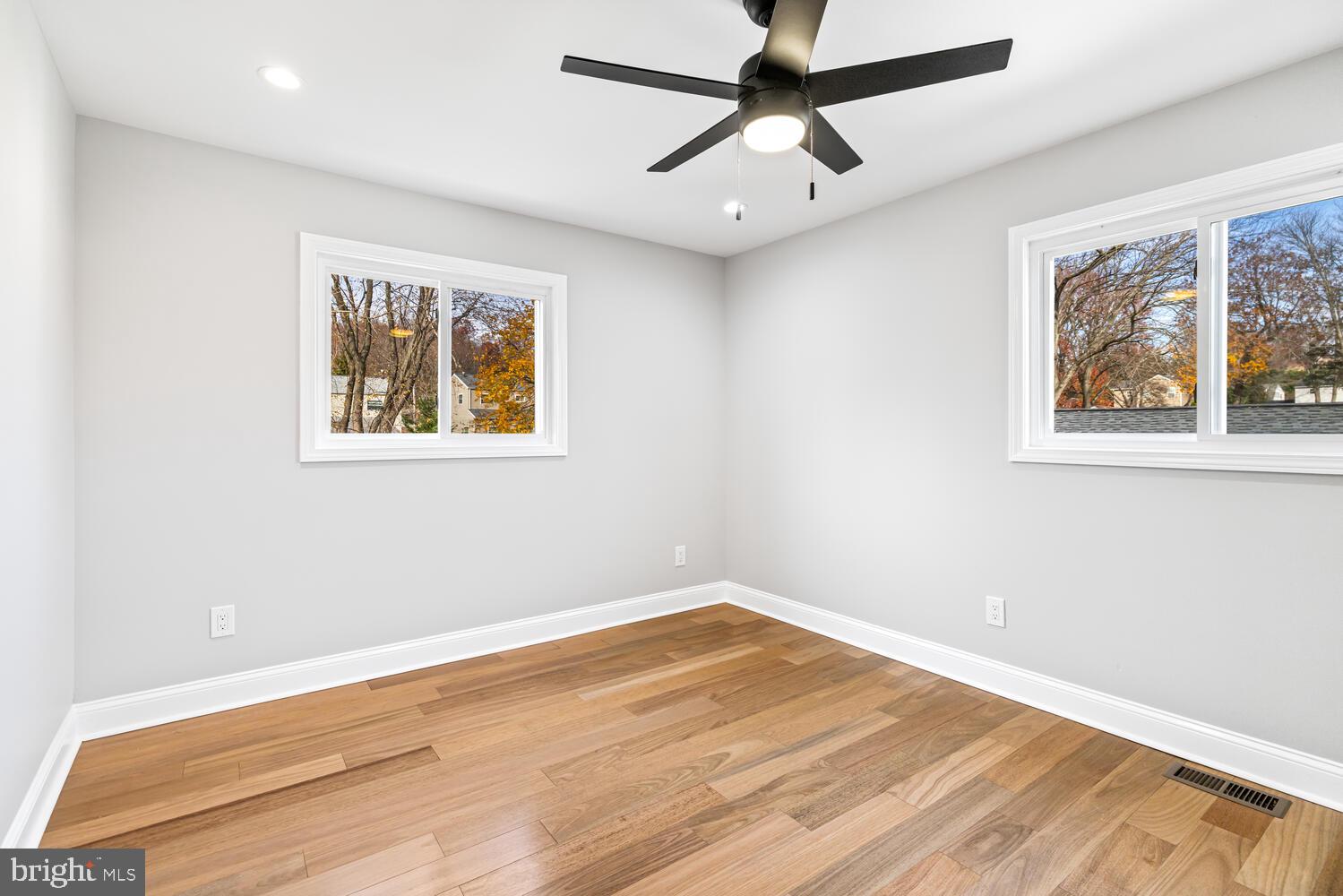 ROSLYN - Residential