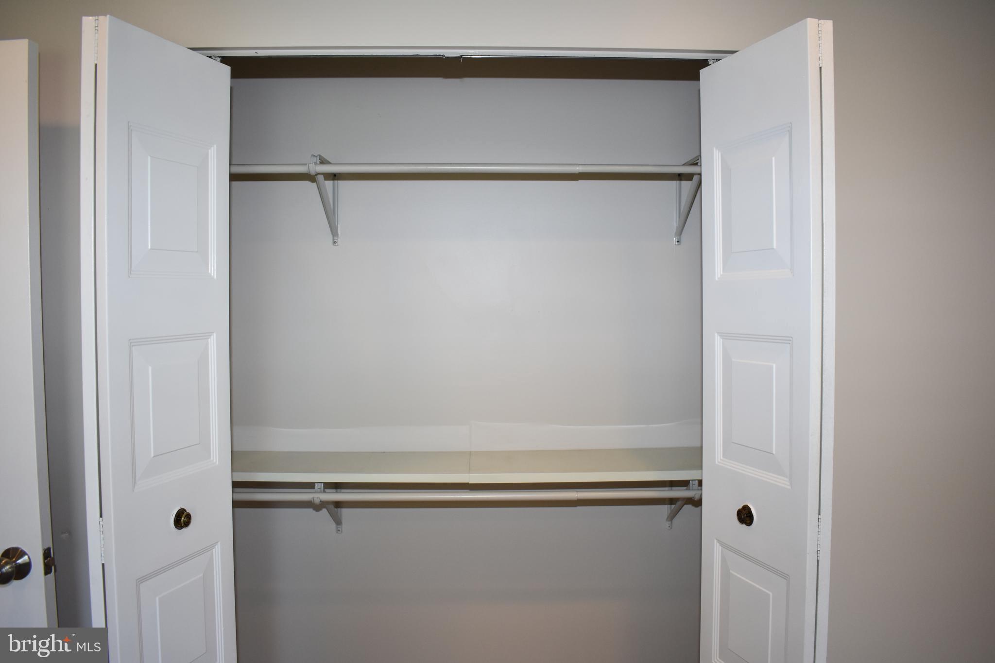 CENTER COURT - Residential