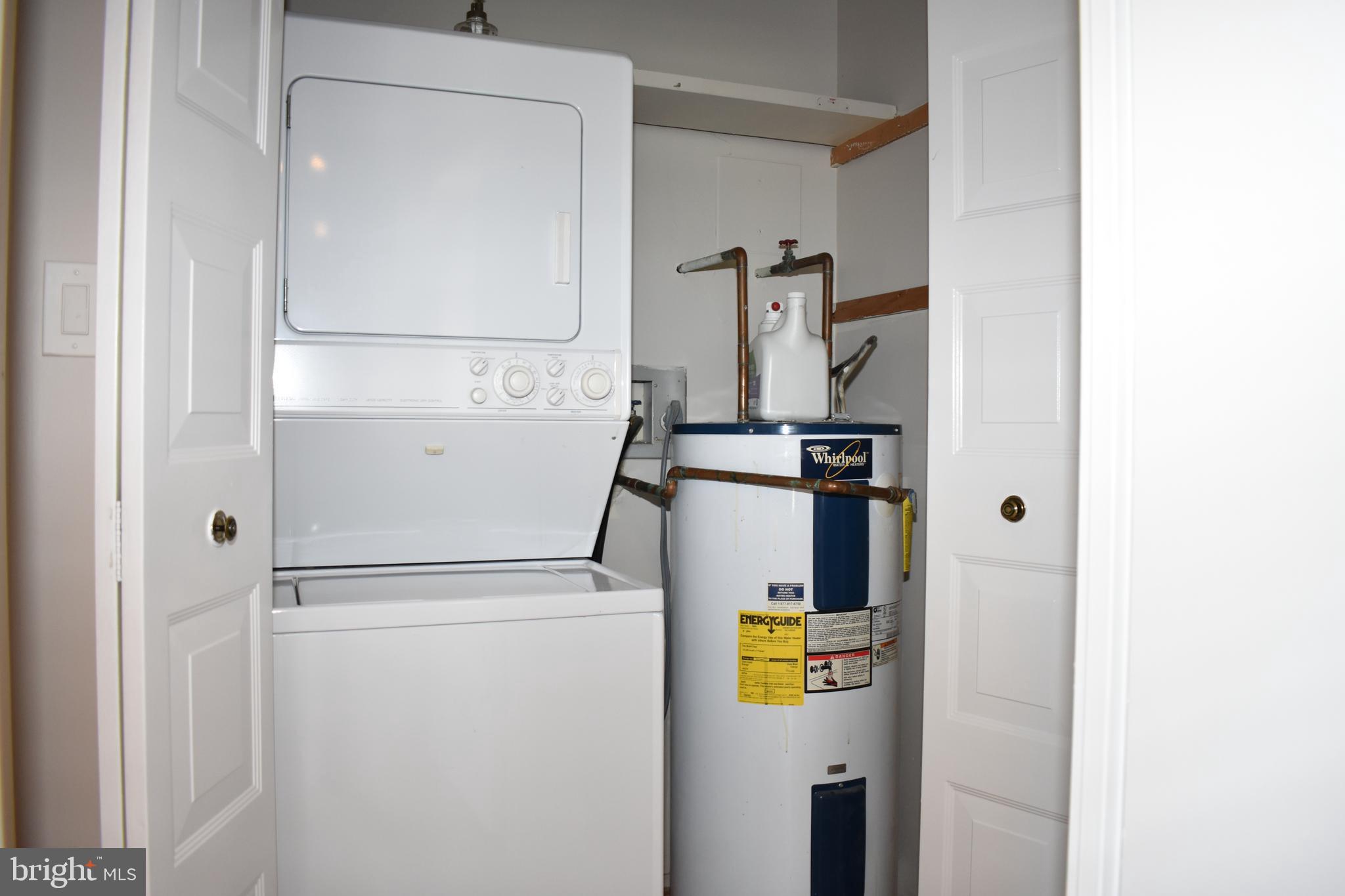 CENTER COURT - Residential