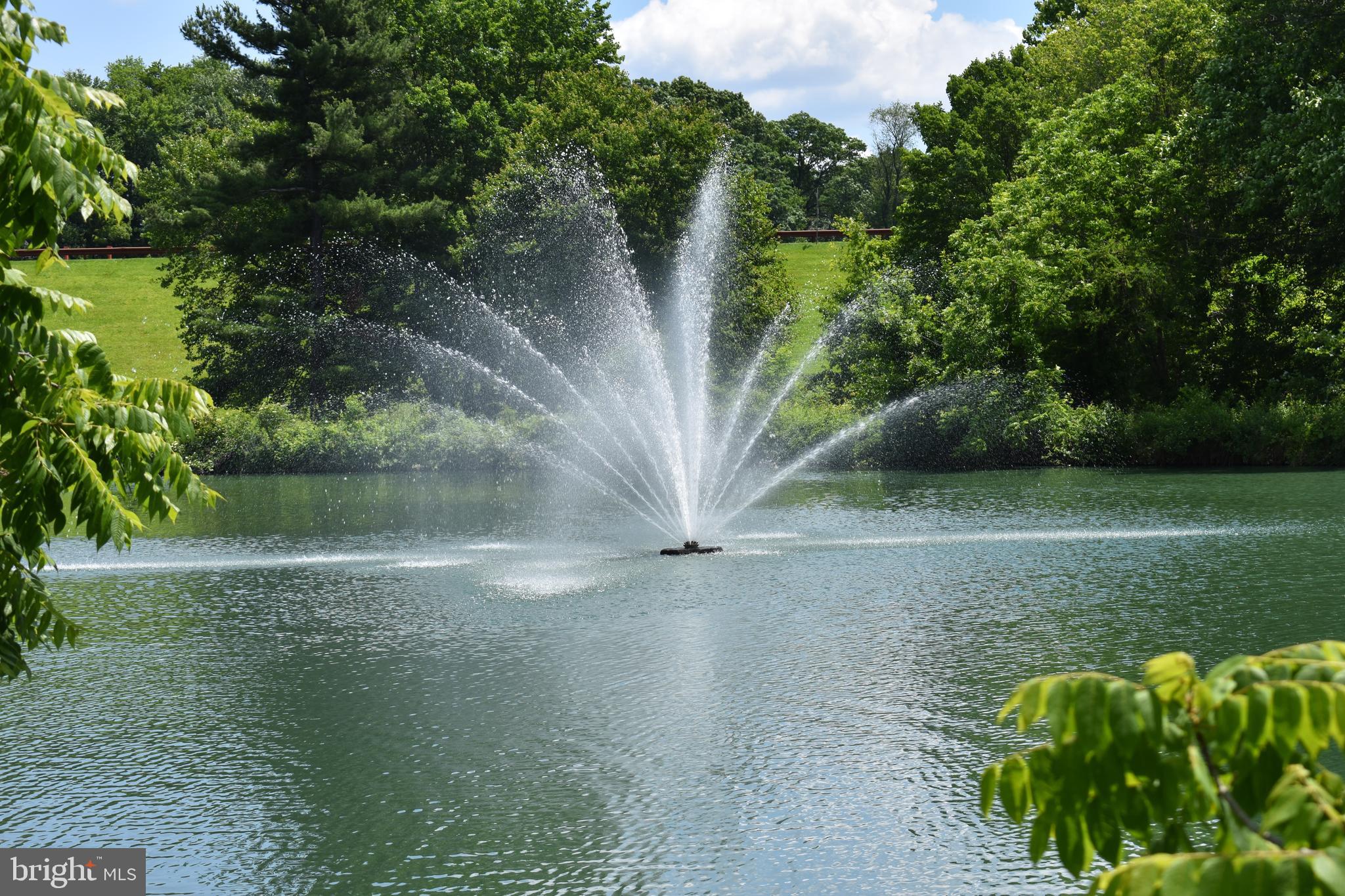 CENTER COURT - Residential