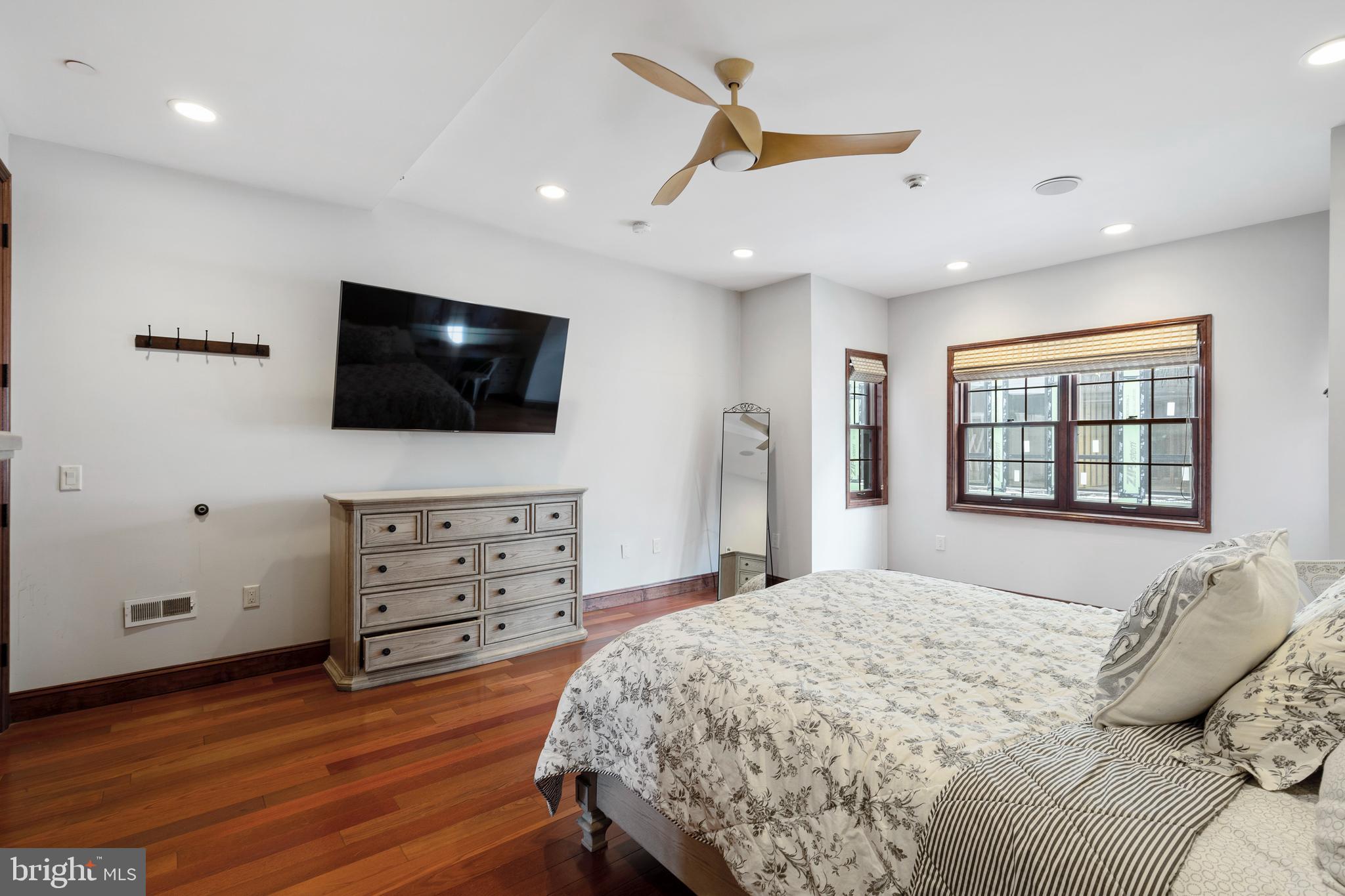 GRADUATE HOSPITAL - Residential