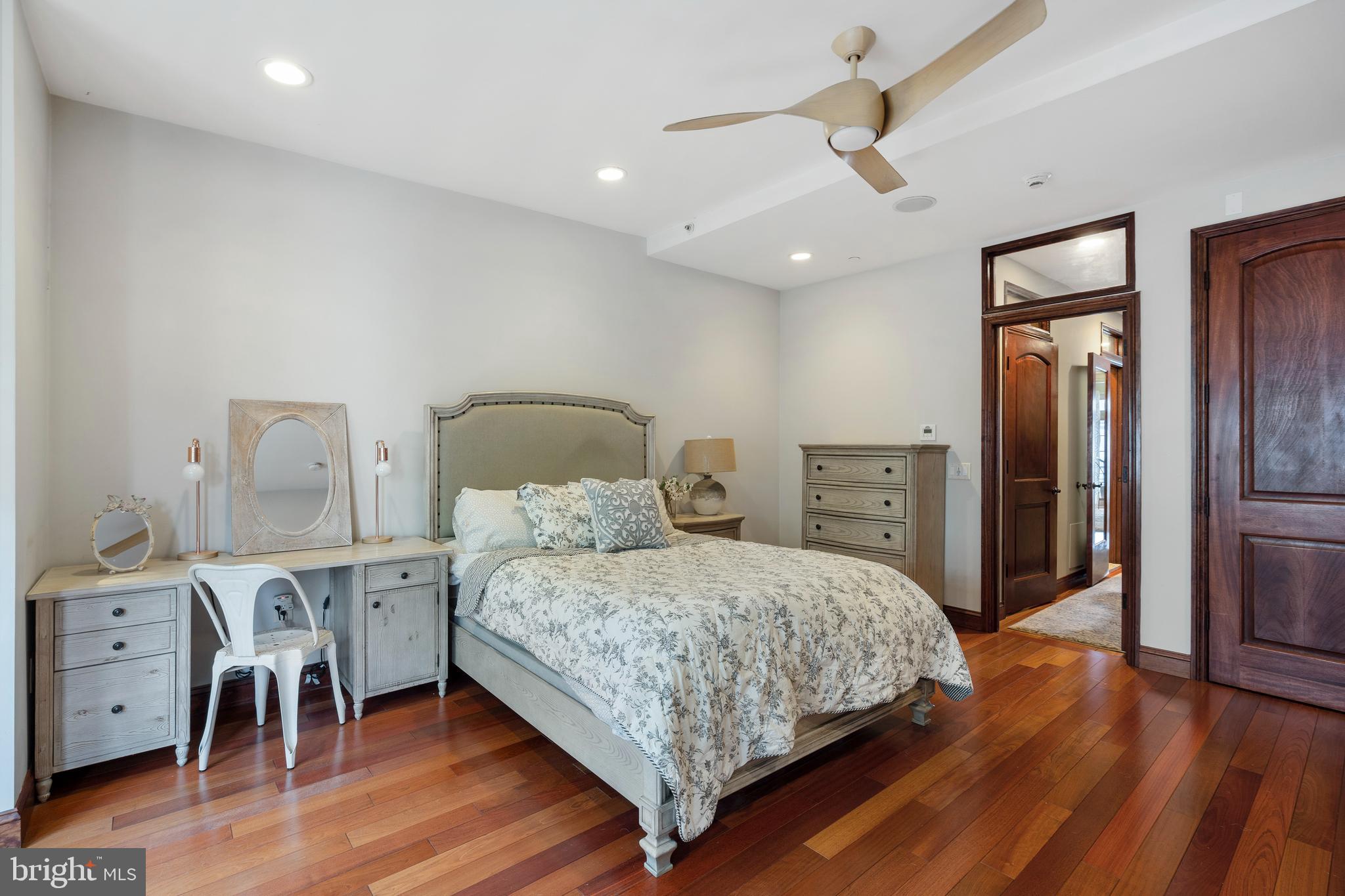 GRADUATE HOSPITAL - Residential