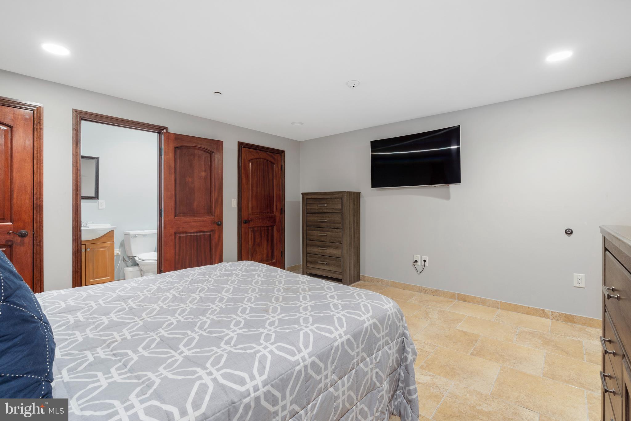 GRADUATE HOSPITAL - Residential