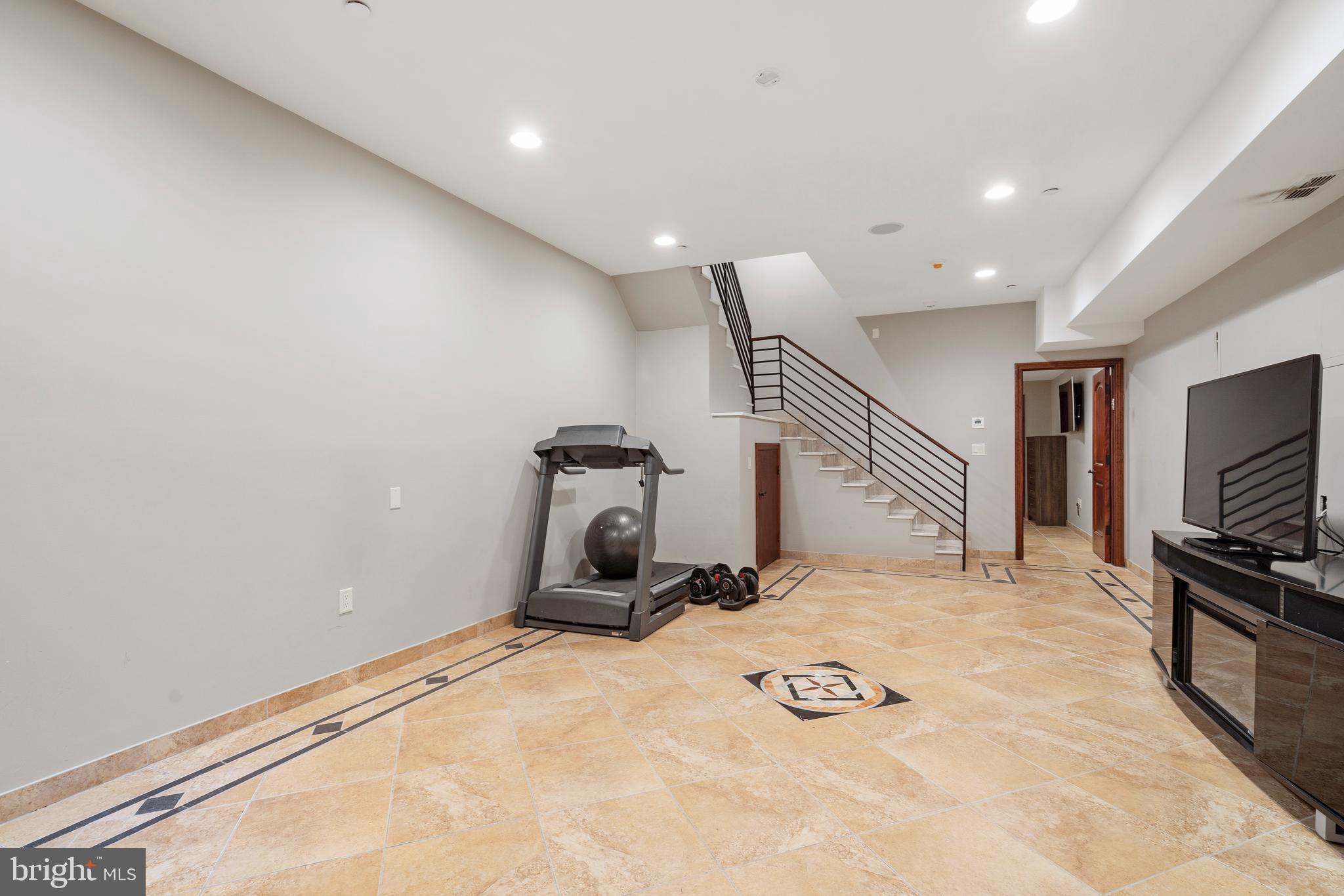 GRADUATE HOSPITAL - Residential