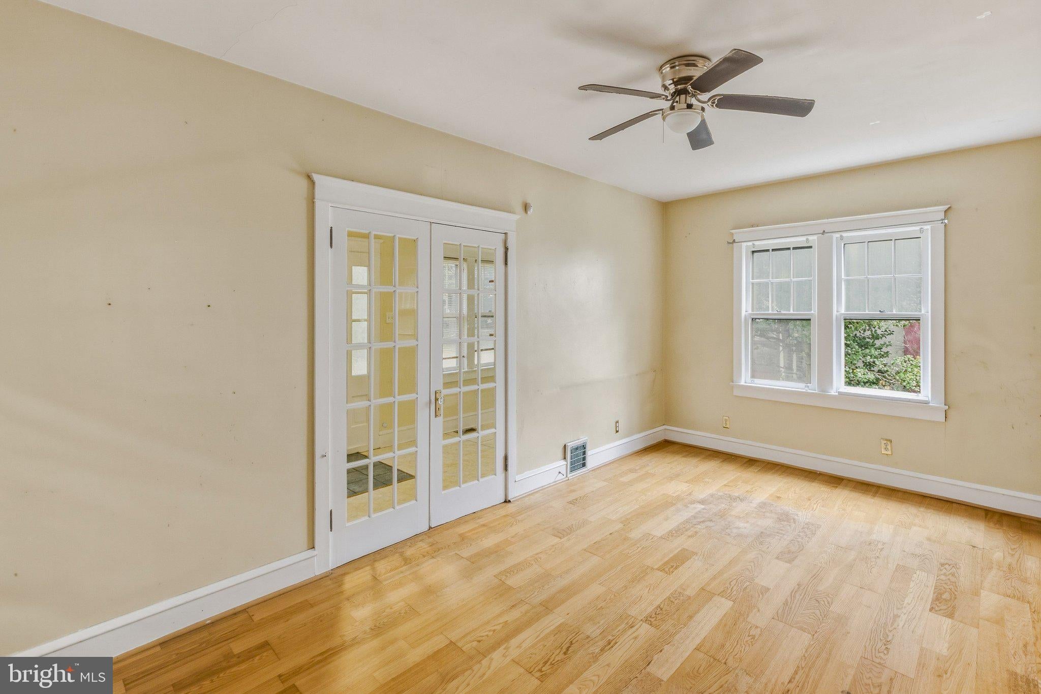 149 W BARBER AVENUE