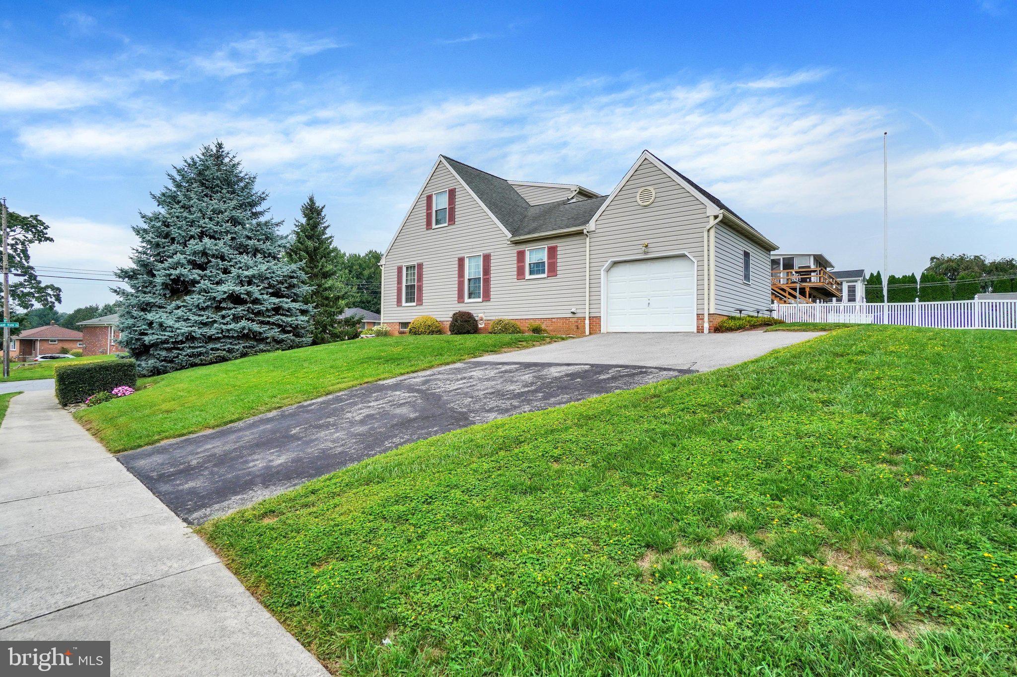 2201 PLEASANT VIEW DRIVE