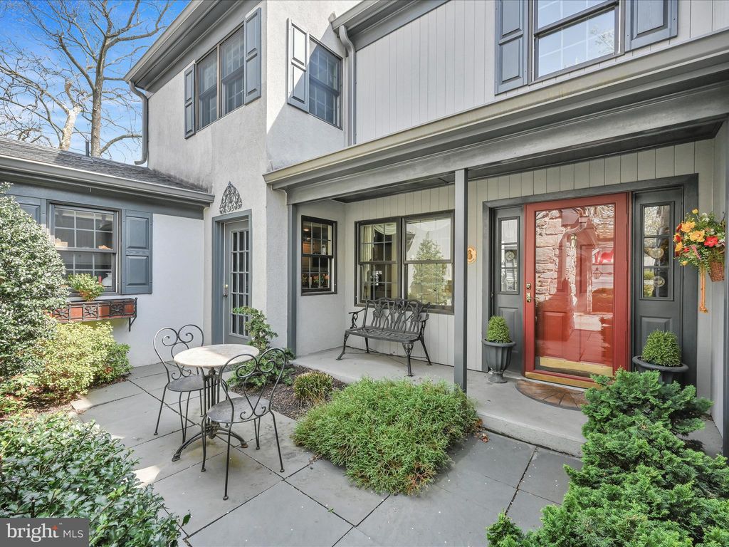 Photo of 34 DEER FORD DR, LANCASTER, PA 17601 (MLS # PALA2034730)