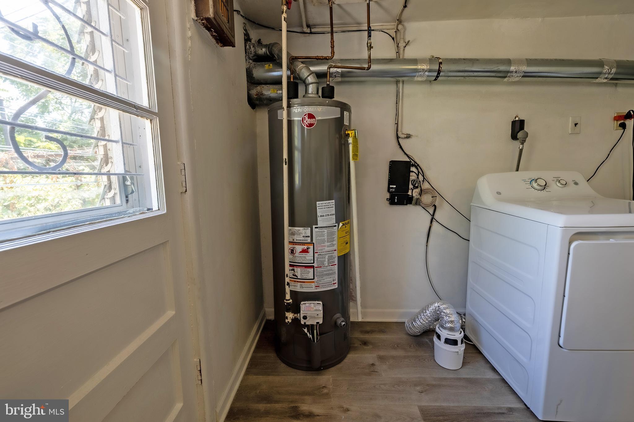 FERN ROCK - Residential