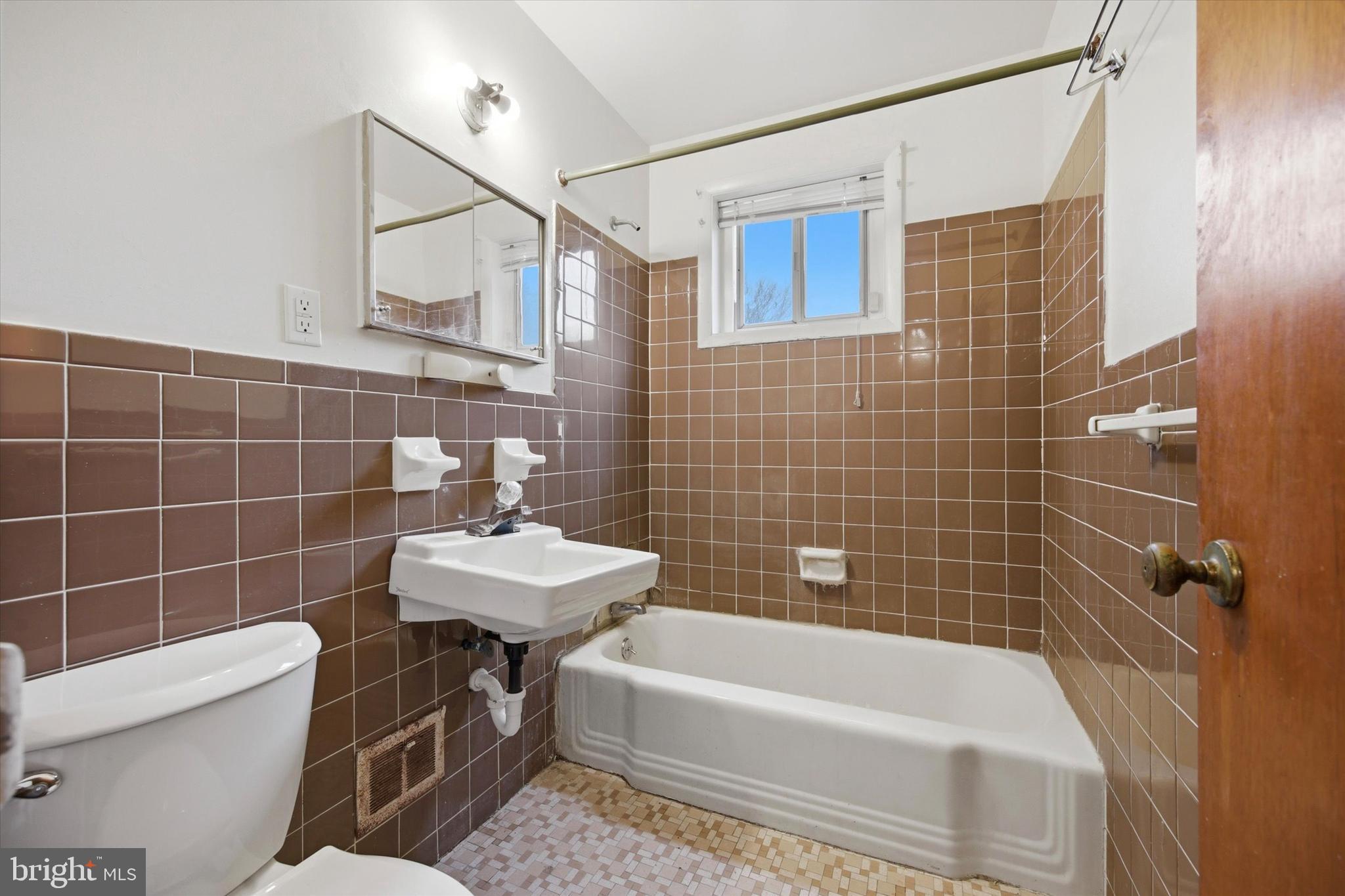 THORNBURY - Residential