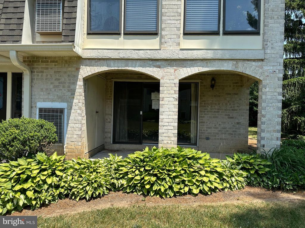 Photo of 35 VALLEYBROOK DR, LANCASTER, PA 17601 (MLS # PALA2036490)