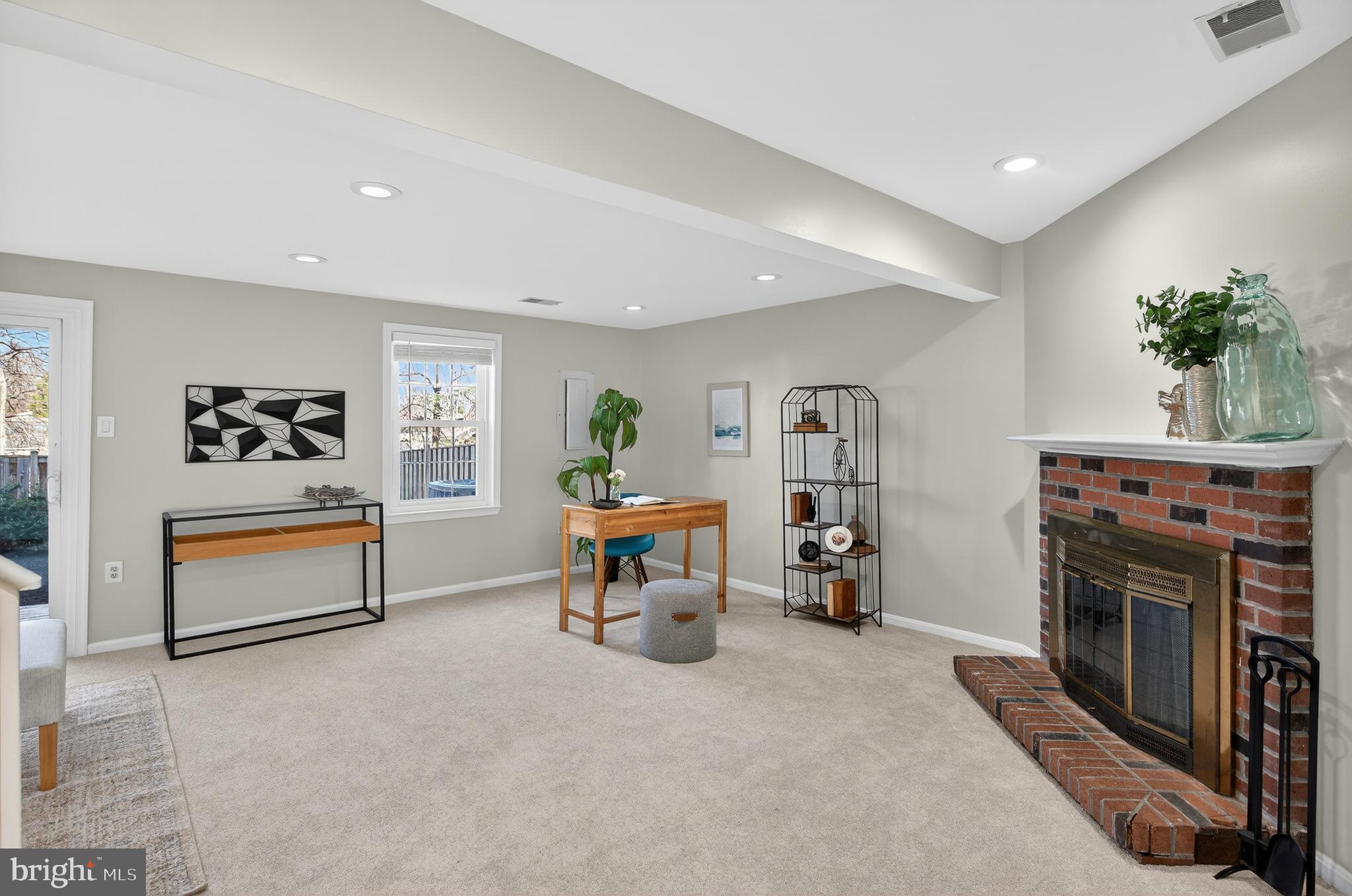 CROWNLEIGH - Residential