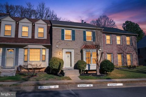 5635 SUTHERLAND COURT BURKE VA 22015