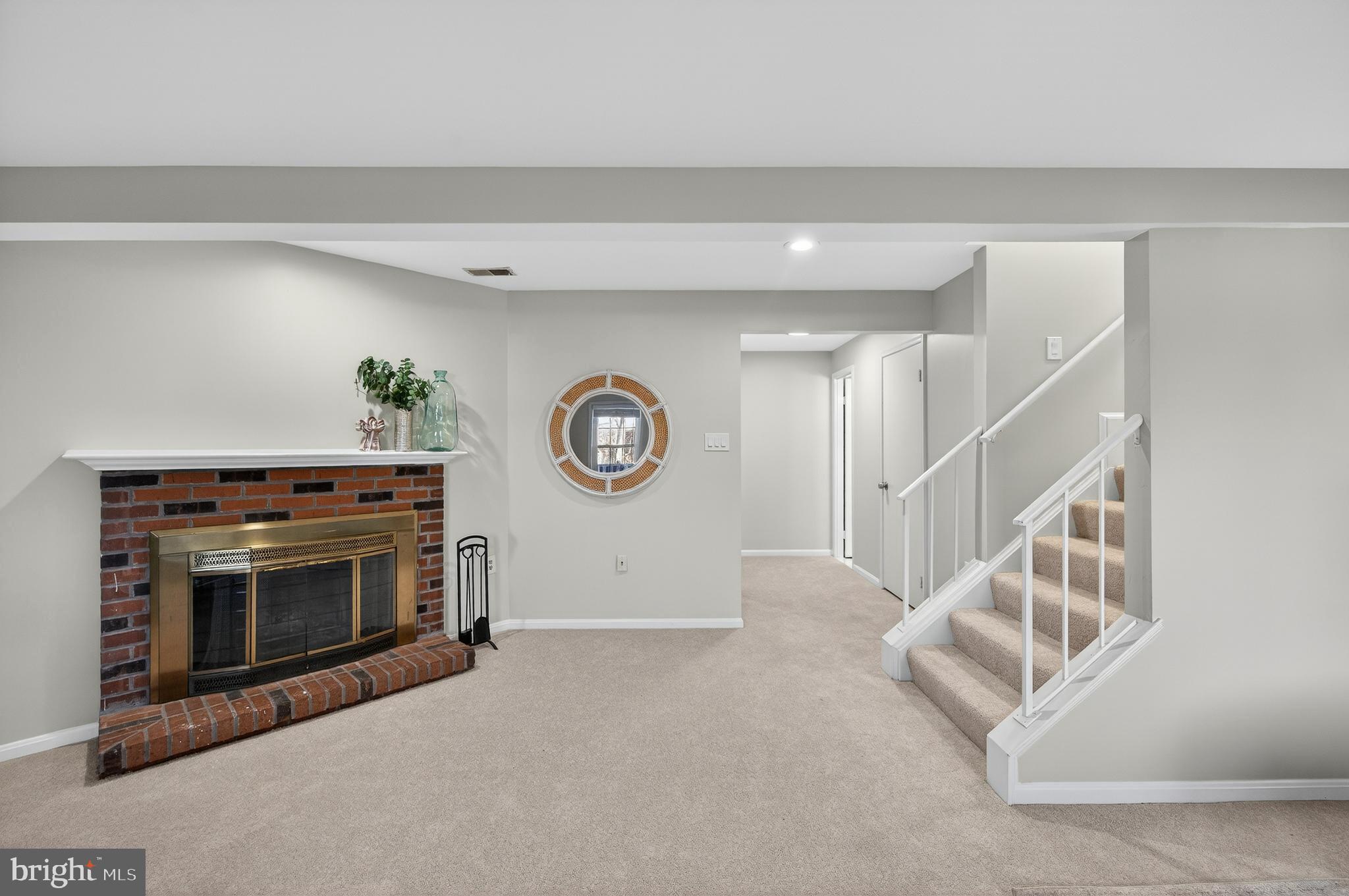 CROWNLEIGH - Residential