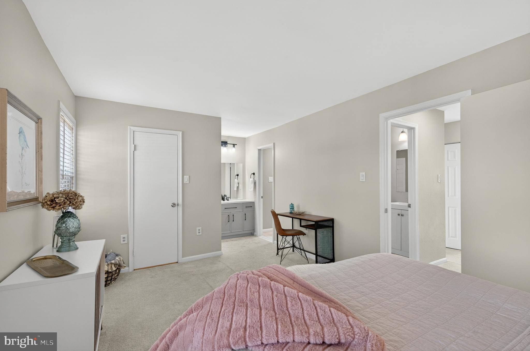 CROWNLEIGH - Residential