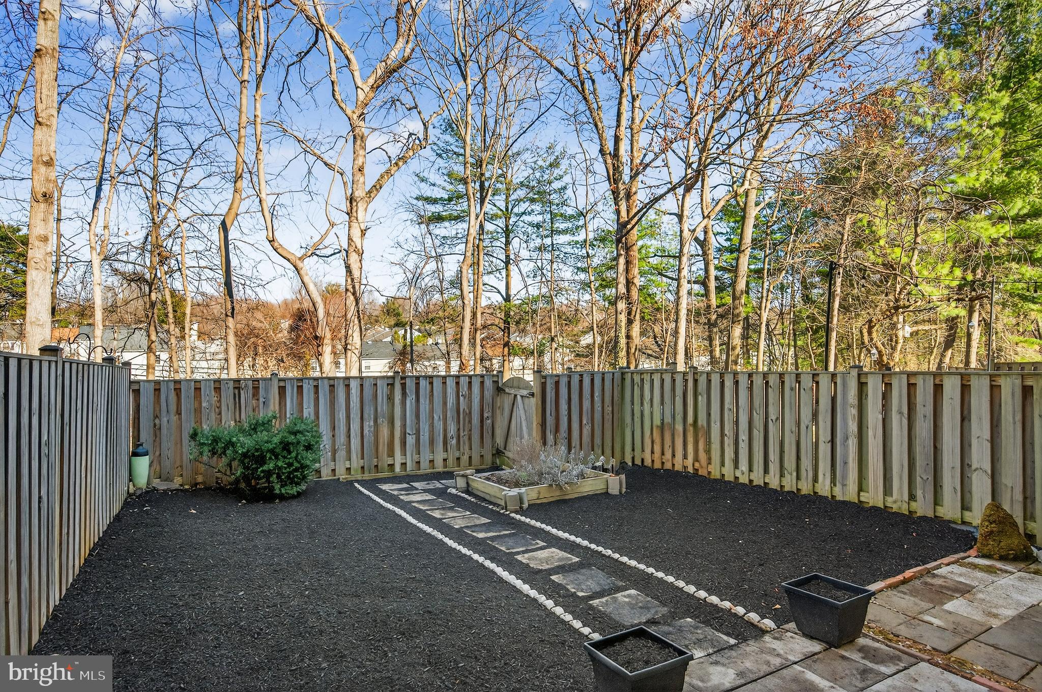 CROWNLEIGH - Residential