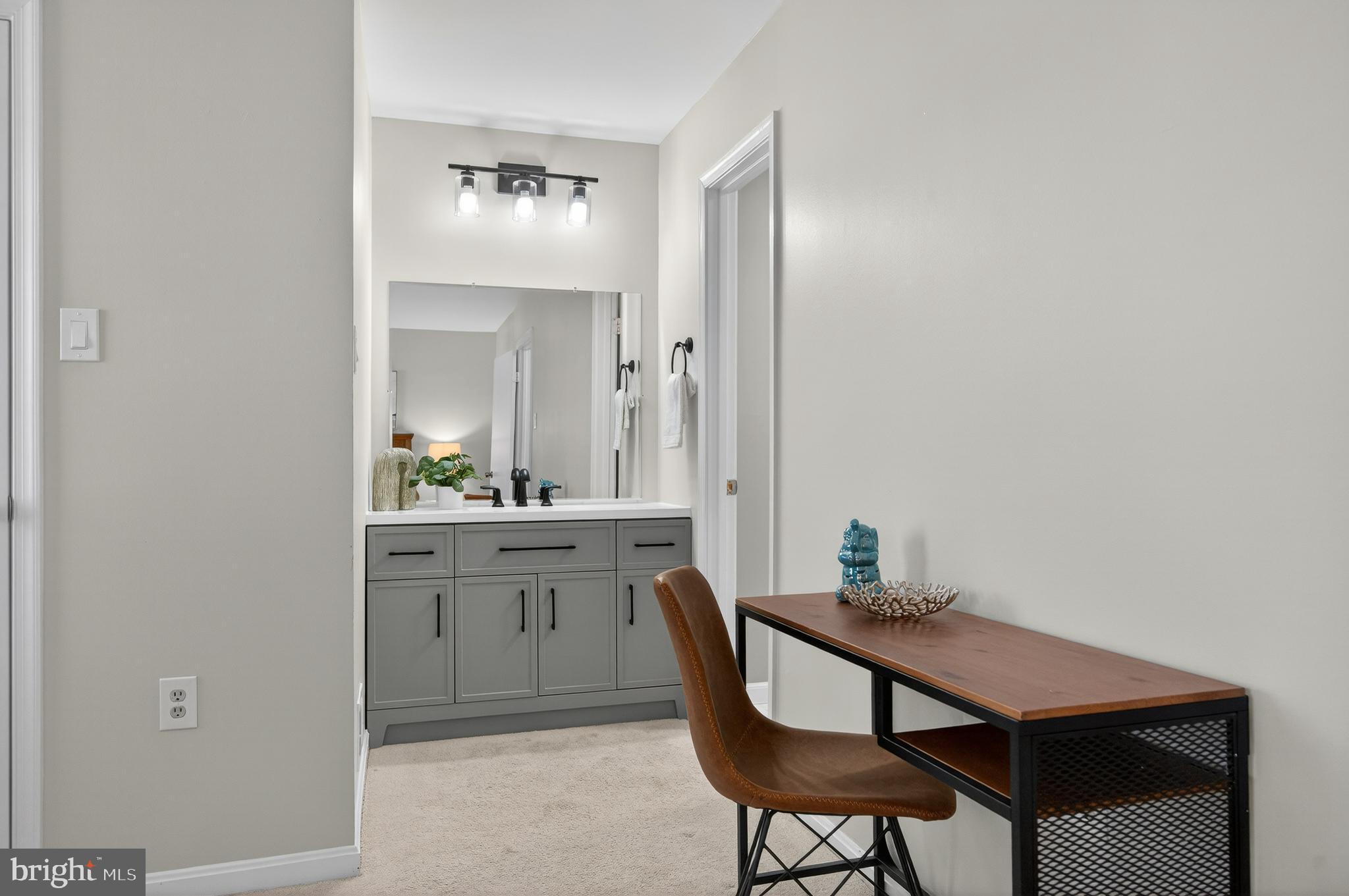 CROWNLEIGH - Residential