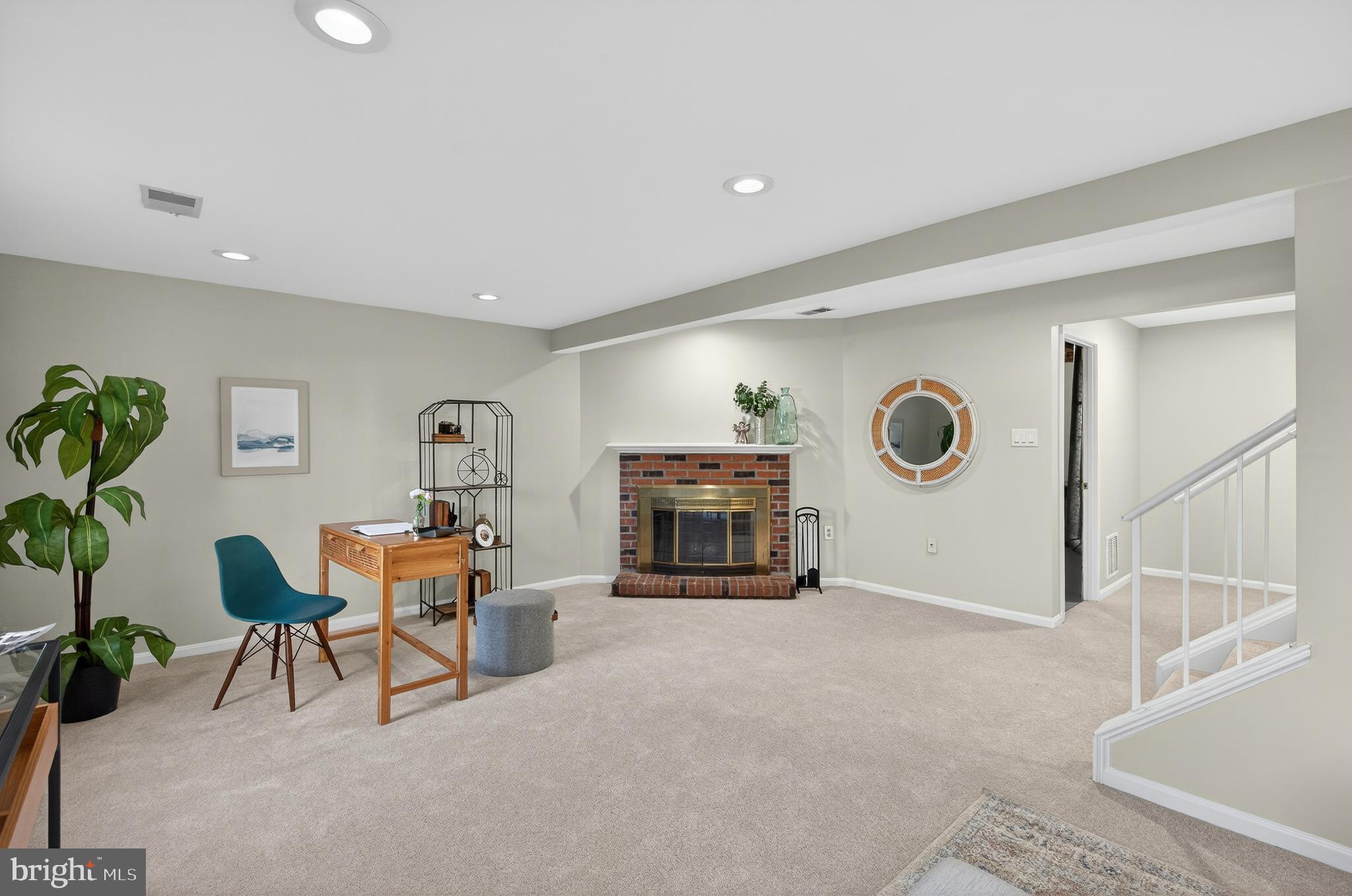 CROWNLEIGH - Residential