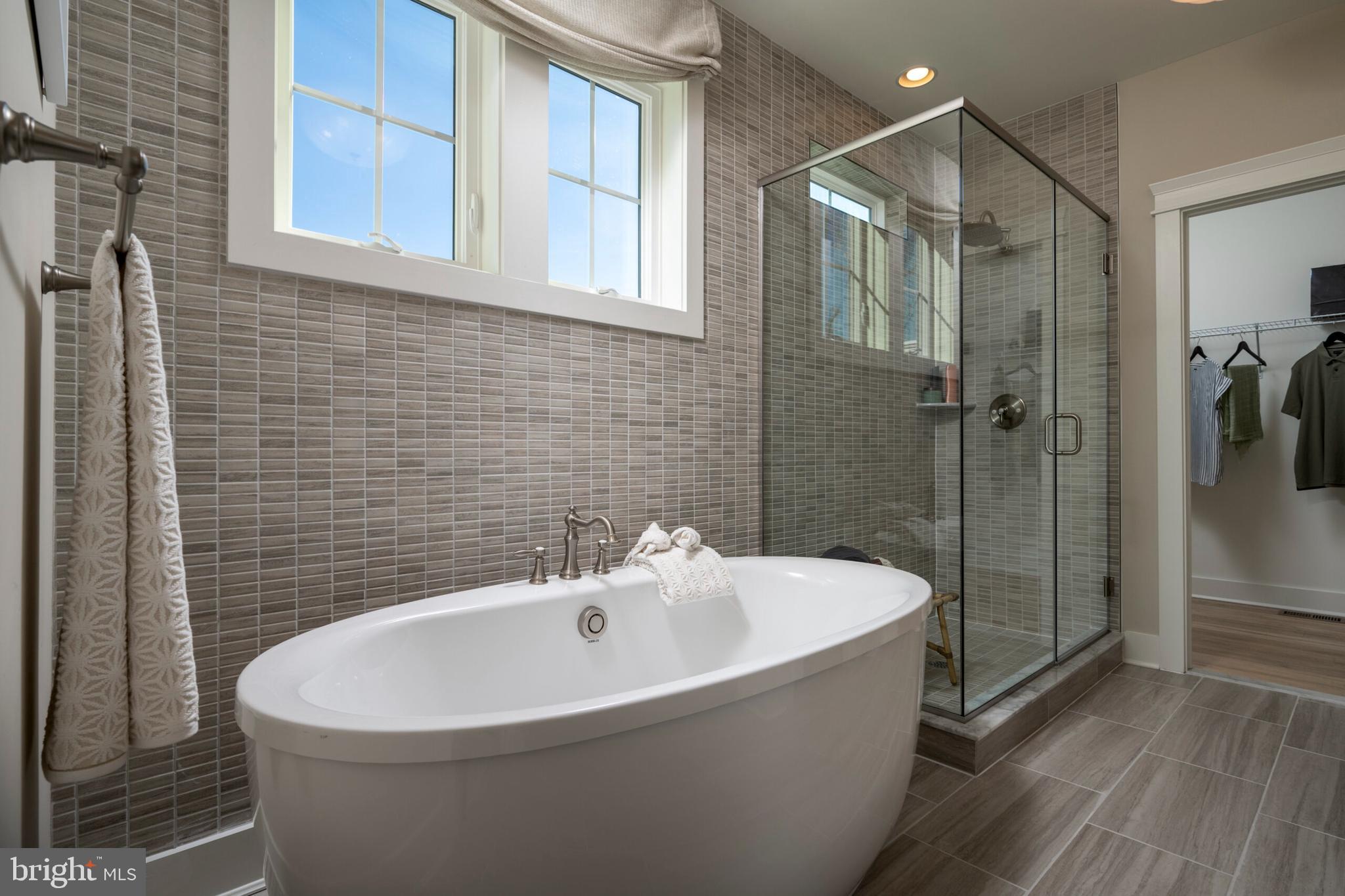 THE KNOLL AT IRONS LANE - Residential