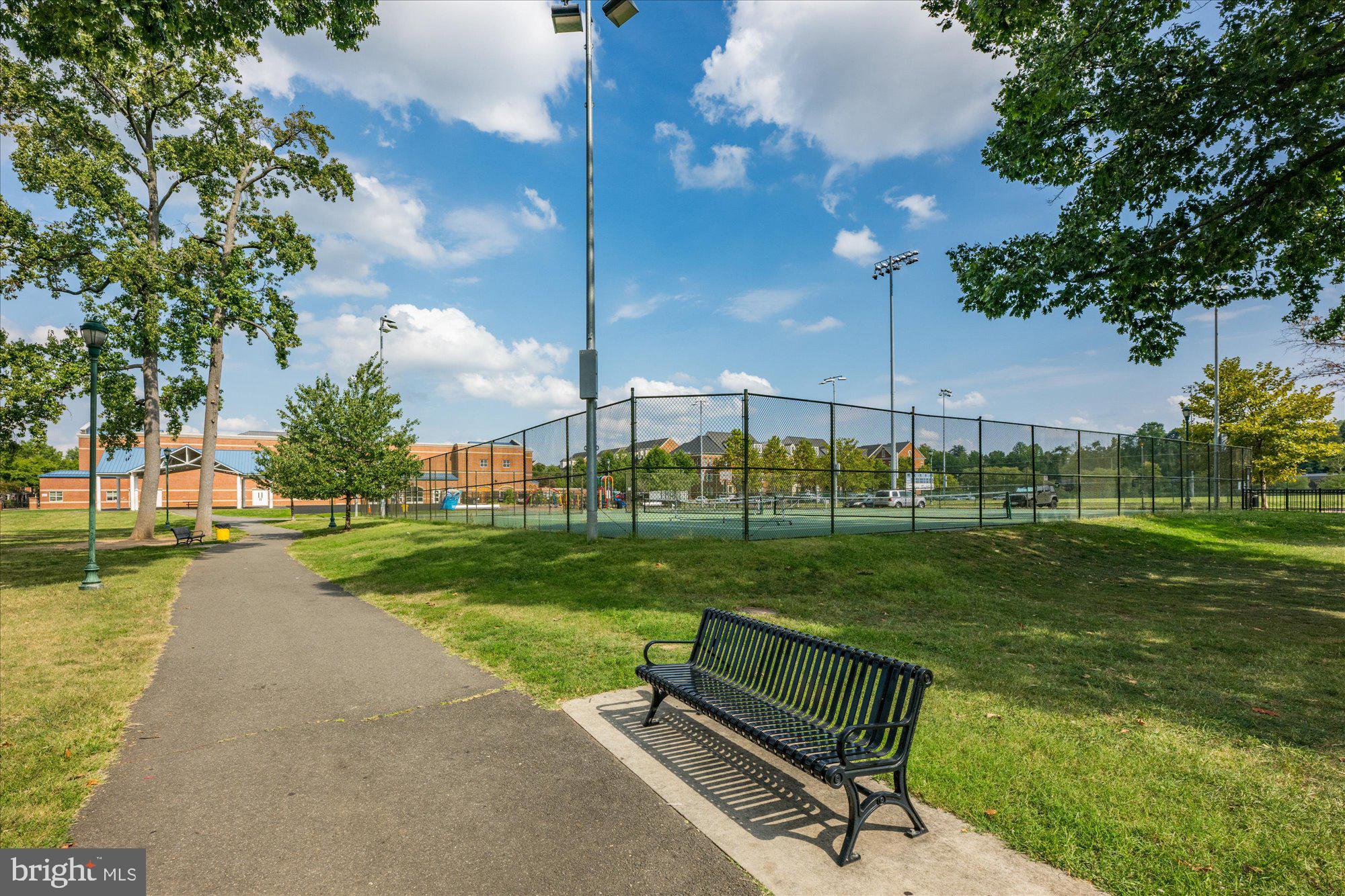 CAMERON STATION - Residential