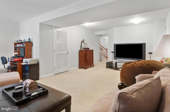 4225 LAVENDER LANE