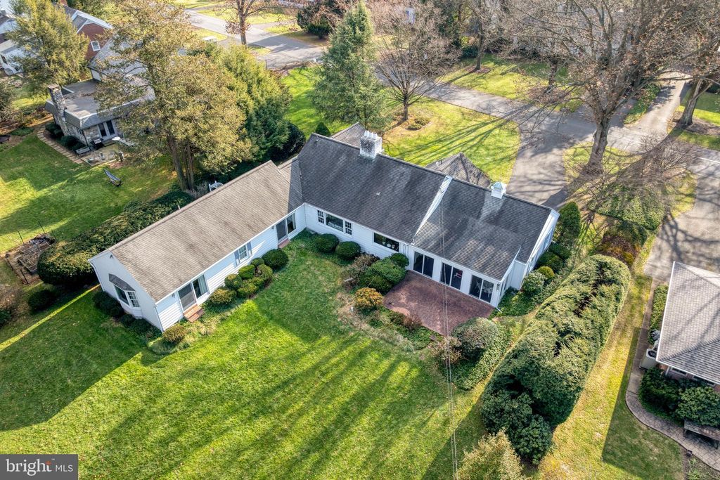 Photo of 1515 Hillcrest Rd, Lancaster, PA 17603 (MLS # PALA2044894)