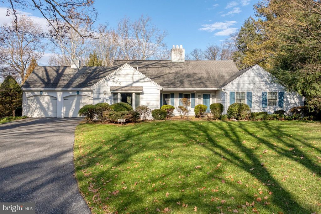 Photo of 1515 Hillcrest Rd, Lancaster, PA 17603 (MLS # PALA2044894)