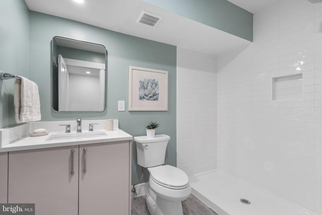 listing image 82